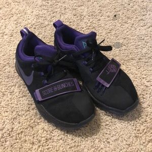 Black purple basketball Nike shoes Paul George